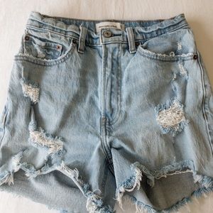 Abercrombie & Fitch Curve Love Mom shorts